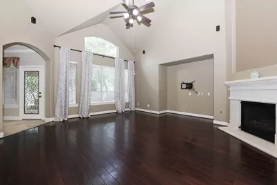 95 W Hullwood Circle, The Woodlands, TX 77389 - Photo 17