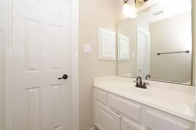 95 W Hullwood Circle, The Woodlands, TX 77389 - Photo 35