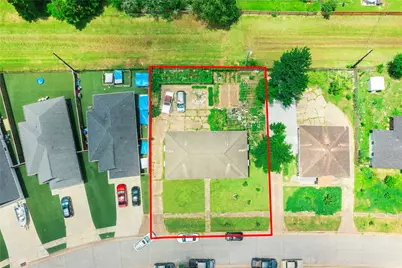 111 Holly Street, Lake Jackson, TX 77566 - Photo 5