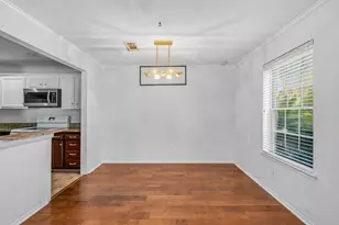 5534 Beverly Hill St, Houston, TX 77056 - Photo 9