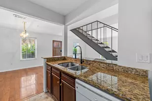 5534 Beverly Hill St, Houston, TX 77056 - Photo 13