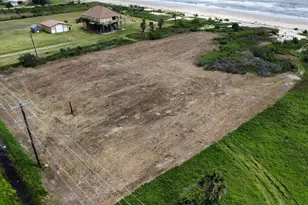 952 Martha's Vineyard Ln, Gilchrist, TX 77617 - Photo 1