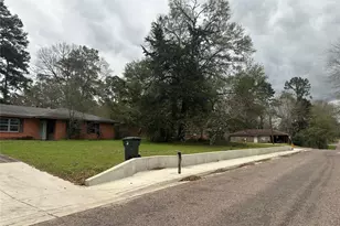 769 S Peachtree St, Jasper, TX 75951 - Photo 1