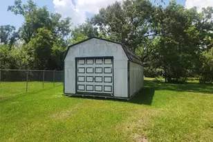 839 Yaupon St, Clute, TX 77531 - Photo 7