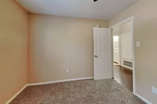 151 E Pathfinders Cir, The Woodlands, TX 77381 - Photo 15
