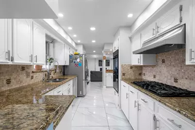 10706 Sagegreen Drive, Houston, TX 77089 - Photo 9