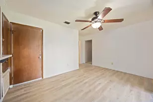 11011 Ledford Ln, Houston, TX 77016 - Photo 13