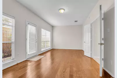 2123 Stacy Knoll, Houston, TX 77008 - Photo 3