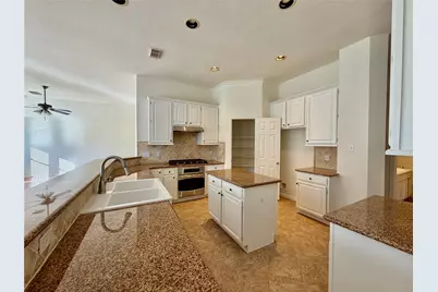 4506 Springfield Lakes Street, Sugar Land, TX 77479 - Photo 9
