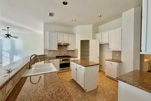 4506 Springfield Lakes St, Sugar Land, TX 77479 - Photo 9
