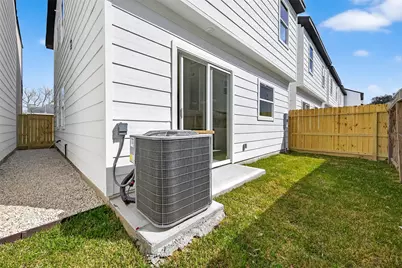 967 Highland Light Lane, Houston, TX 77091 - Photo 35