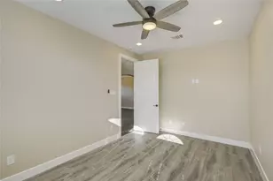 212 Coleman Wake Ln, La Porte, TX 77571 - Photo 9