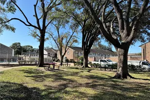 2041 Winrock Blvd, Houston, TX 77057 - Photo 25