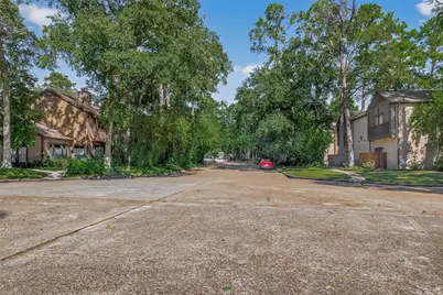 11711 Memorial Drive #13, Houston, TX 77024 - Photo 41