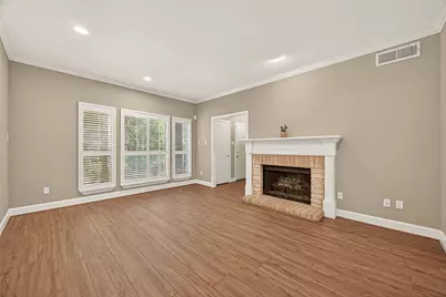 11711 Memorial Drive #13, Houston, TX 77024 - Photo 9