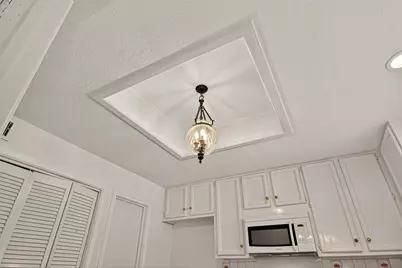 11711 Memorial Drive #13, Houston, TX 77024 - Photo 17