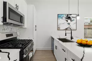 6302 Ezzard Charles Ln, Houston, TX 77091 - Photo 11