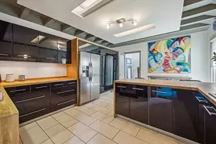 230 E 25th St, Houston, TX 77008 - Photo 17