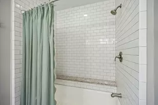 230 E 25th St, Houston, TX 77008 - Photo 23