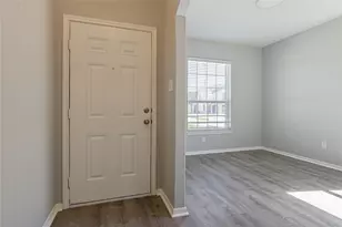 10627 Pine Landing Dr, Houston, TX 77088 - Photo 3