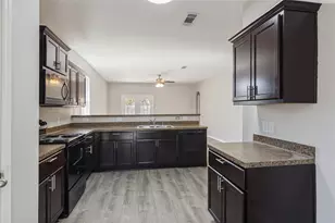10627 Pine Landing Dr, Houston, TX 77088 - Photo 11