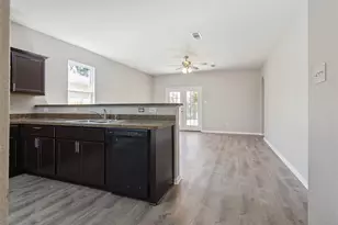 10627 Pine Landing Dr, Houston, TX 77088 - Photo 5