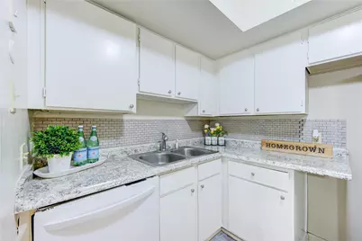 10811 Richmond Avenue #50, Houston, TX 77042 - Photo 19