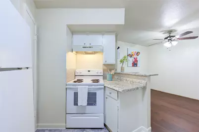 10811 Richmond Avenue #50, Houston, TX 77042 - Photo 21