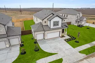 13731 Olympic River Ln, Rosharon, TX 77583 - Photo 3