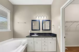 14111 Austin Hollow Ct, Houston, TX 77044 - Photo 9