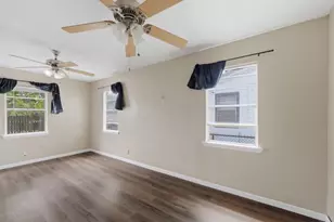 1101 Laredo St, Sinton, TX 78387 - Photo 13