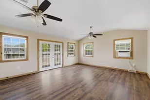 1101 Laredo St, Sinton, TX 78387 - Photo 3