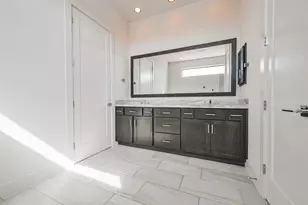 2824 Clay St, Houston, TX 77003 - Photo 29