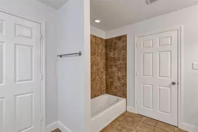 14115 Norhill Pointe Drive, Houston, TX 77044 - Photo 47