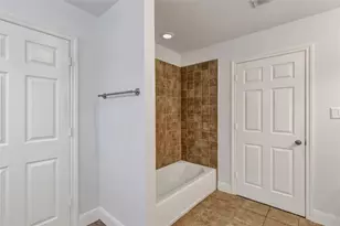 14115 Norhill Pointe Dr, Houston, TX 77044 - Photo 47