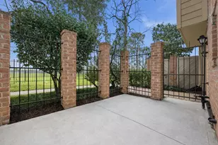 800 Country Pl Dr, Houston, TX 77079 - Photo 3