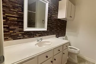 7815 Log Hollow Dr, Houston, TX 77040 - Photo 17