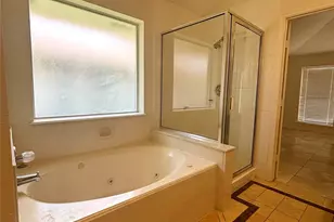 7815 Log Hollow Dr, Houston, TX 77040 - Photo 11