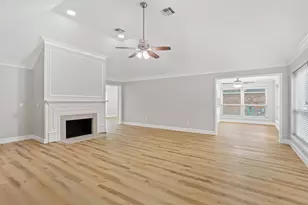 2022 Hillside Oak Ln, Houston, TX 77062 - Photo 15