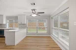 2022 Hillside Oak Ln, Houston, TX 77062 - Photo 11