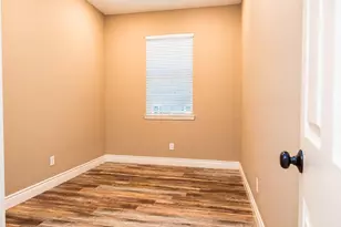 1306 S Austin St, Brenham, TX 77833 - Photo 11