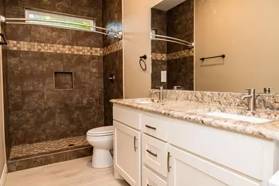 1306 S Austin Street, Brenham, TX 77833 - Photo 7