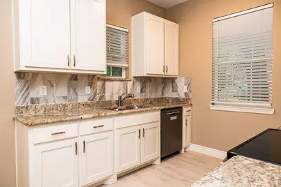 1306 S Austin Street, Brenham, TX 77833 - Photo 3