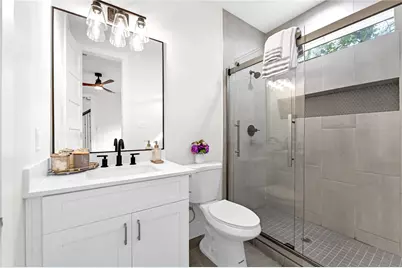 710 Link Road #B, Houston, TX 77009 - Photo 7