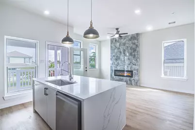 4025 Avenue M, Galveston, TX 77550 - Photo 11