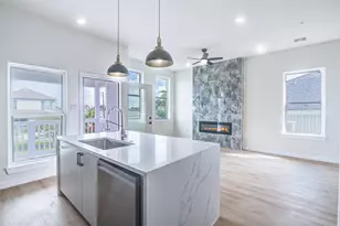 4025 Avenue M, Galveston, TX 77550 - Photo 11