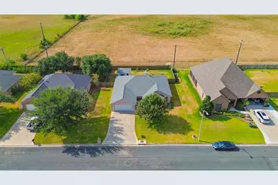 311 Sam Houston Drive, El Campo, TX 77437 - Photo 31