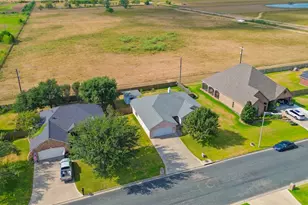 311 Sam Houston Dr, El Campo, TX 77437 - Photo 33