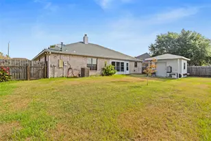 311 Sam Houston Dr, El Campo, TX 77437 - Photo 25