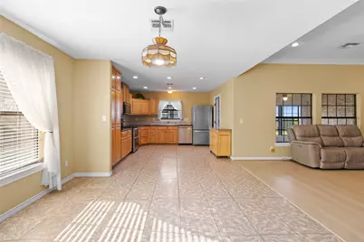 311 Sam Houston Drive, El Campo, TX 77437 - Photo 5